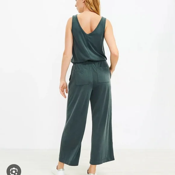 Lou & Grey Black Sleeveless V-Neck Jumpsuit - Picture 2 of 11